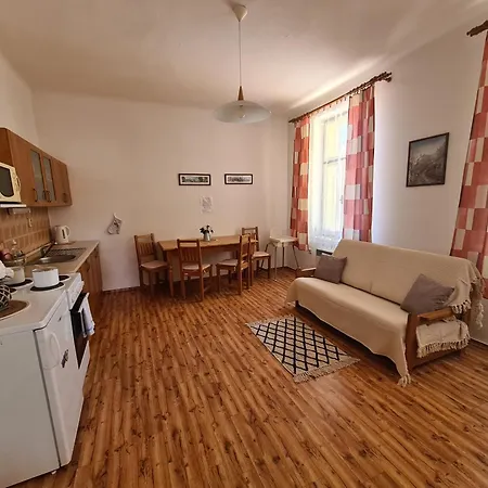 úzkokolejky - Apartamento